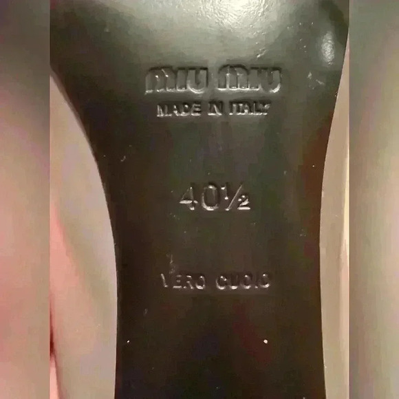 Miu Miu Italian, gray/black brogue leather pumps with ruffle heels; size 40.5 - Picture 8 of 8